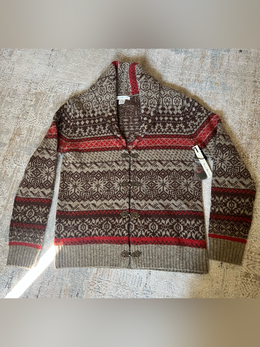 Susan Bristol Women's S Fair Isle Wool Cardigan Sweater Pewter clasps Beige Gray